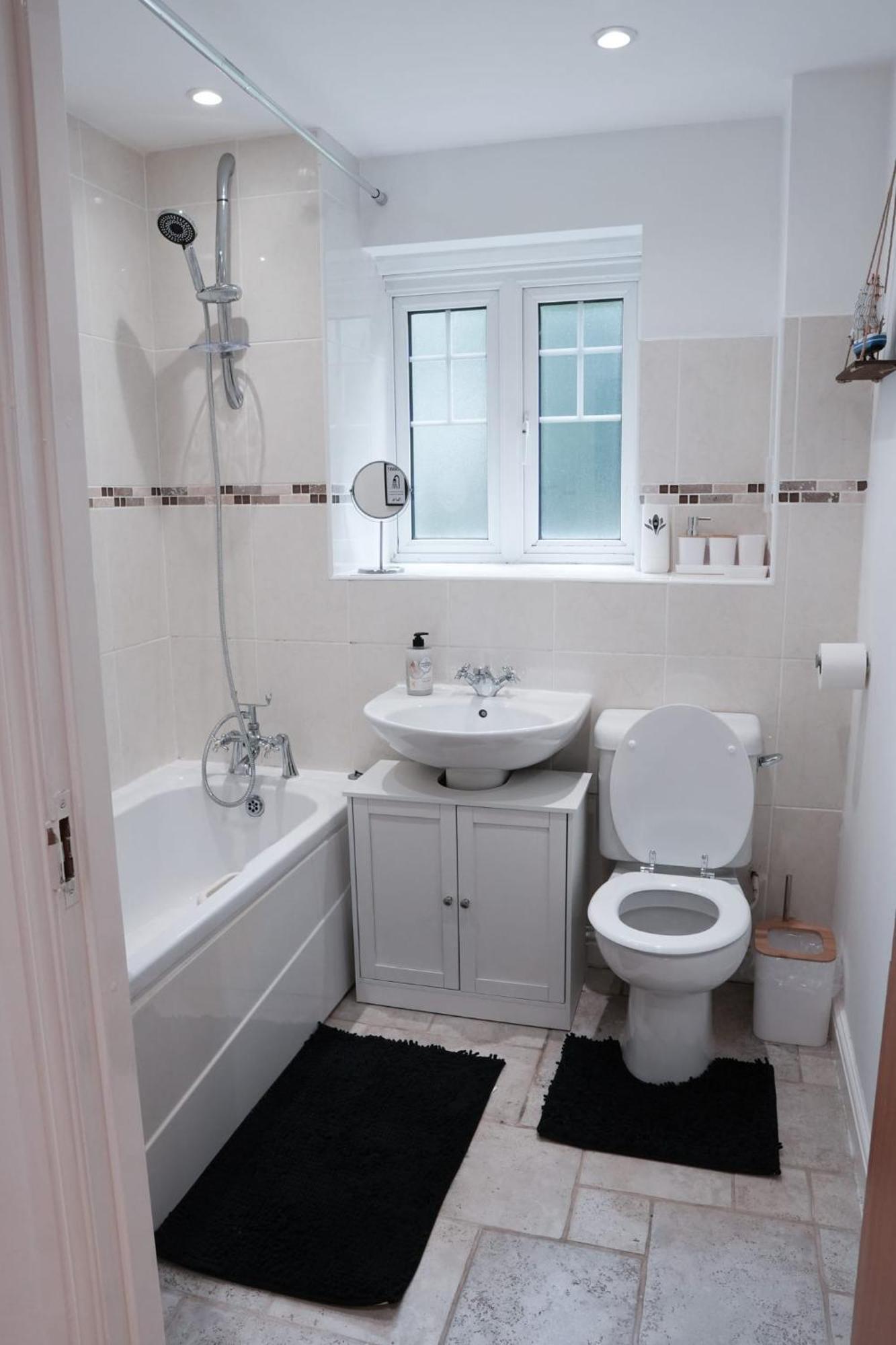 Whole 2-Bed Apartment - Contractors, Professionals, Ulez Free, Free Parking, B'Ham City 10Mins Birmingham Exterior photo