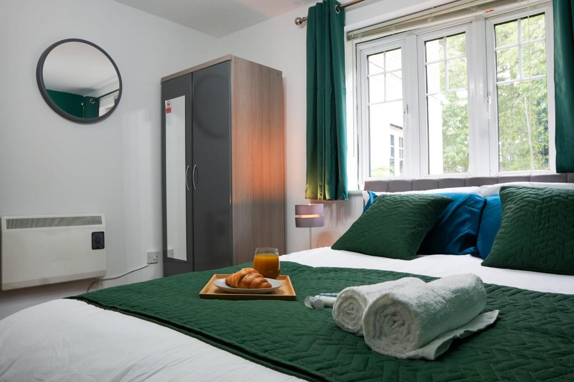 Whole 2-Bed Apartment - Contractors, Professionals, Ulez Free, Free Parking, B'Ham City 10Mins Birmingham Exterior photo