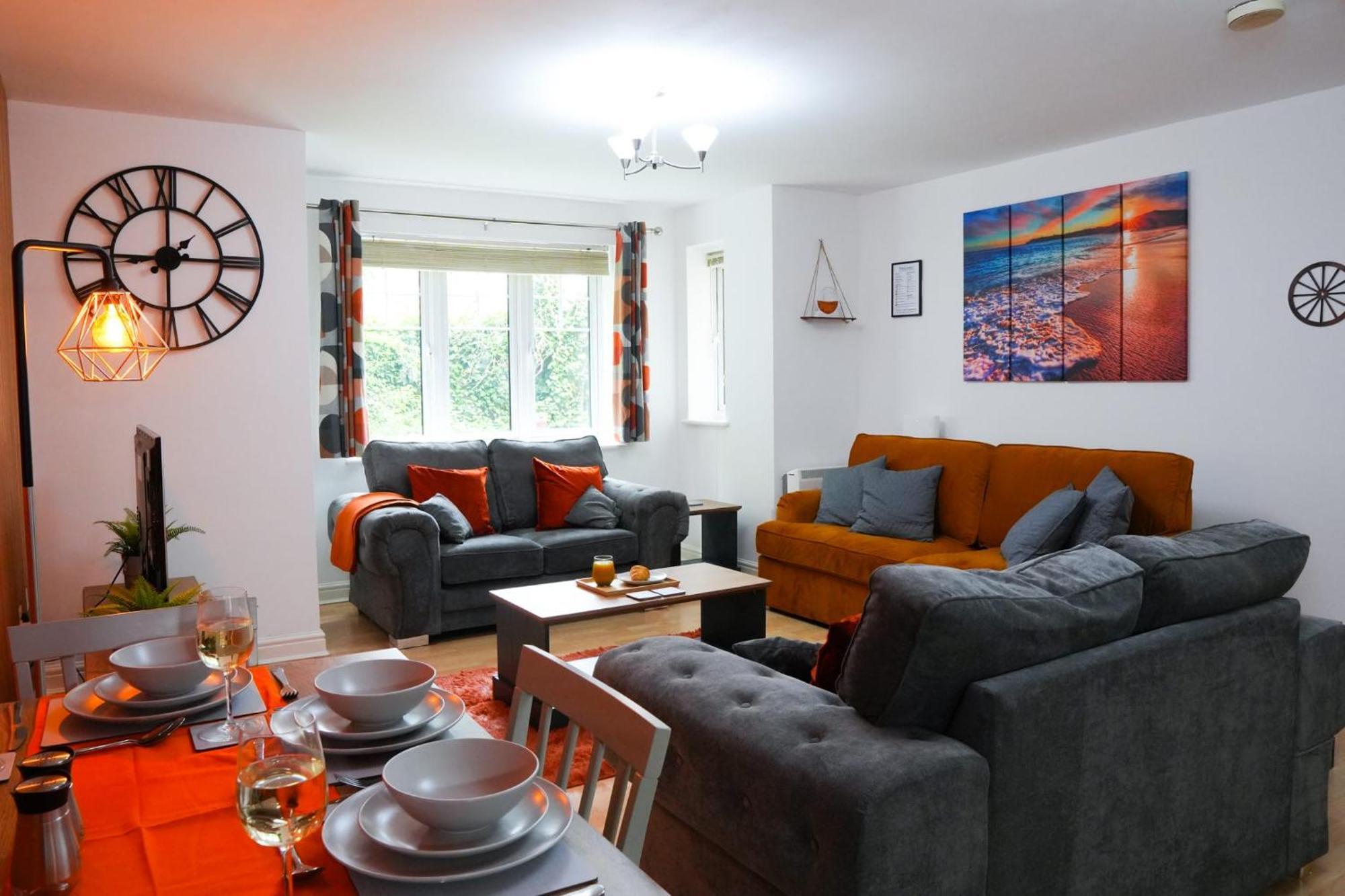Whole 2-Bed Apartment - Contractors, Professionals, Ulez Free, Free Parking, B'Ham City 10Mins Birmingham Exterior photo